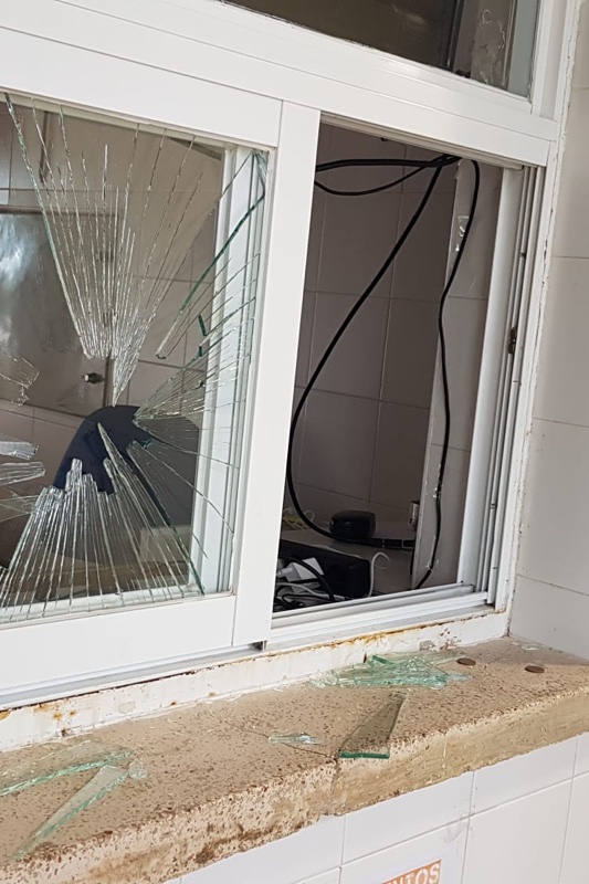 Los ladrones accedían al interior de las piscinas de Peñaranda a través de la taquilla