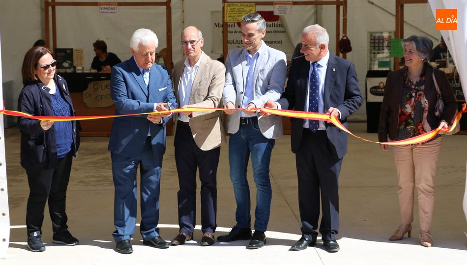 Esta edición será el presdiente de la Diputación, Javier Iglesias, el encargado de inagurar la feria ganadera y la feria agroalimentaria / CORRAL