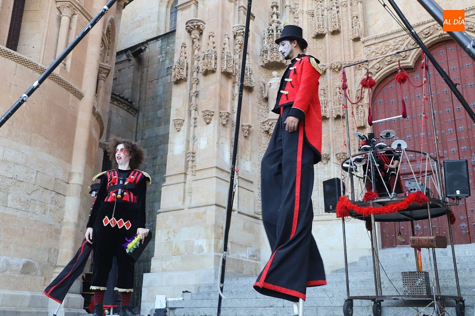 La Troupe de KLEZ 80 Circus en plena función - Fotos: Lydia González