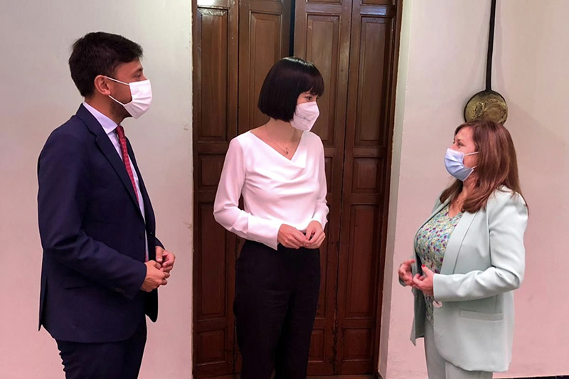 La ministra de Ciencia e Innovación, Diana Morant, mantenía un encuentro en Peñaranda con la alcaldesa Carmen Ávila y el concejal y Senador, Francisco Díaz
