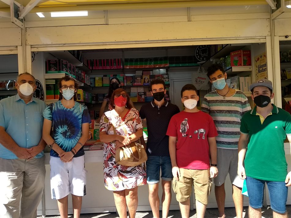 Olimpicos españoles y jurado en su visita a la Feria libro Madrid - Olimpiada Biología