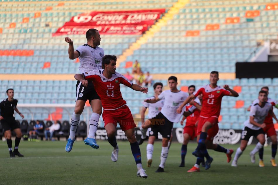 Kristian, en un córner / Lydia González