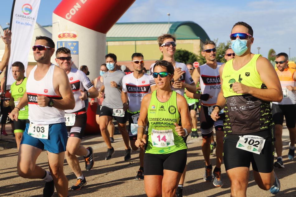 Los participantes, en el recorrido / Lydia González