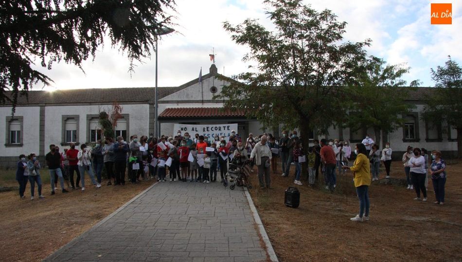 Los niños de Villavieja no asistirán a clase en tanto que la Junta no mantenga la misma dotación docente que el curso anterior / CORRAL