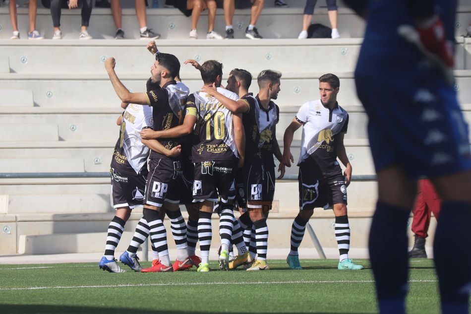 Piña en el gol de Fer Román / Lydia González