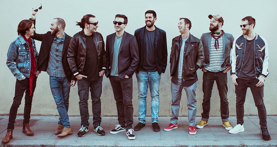 Integrantes de La Pegatina