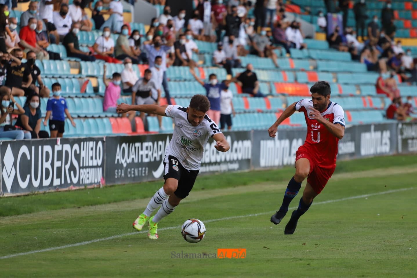 Palomares arranca por banda / Lydia González