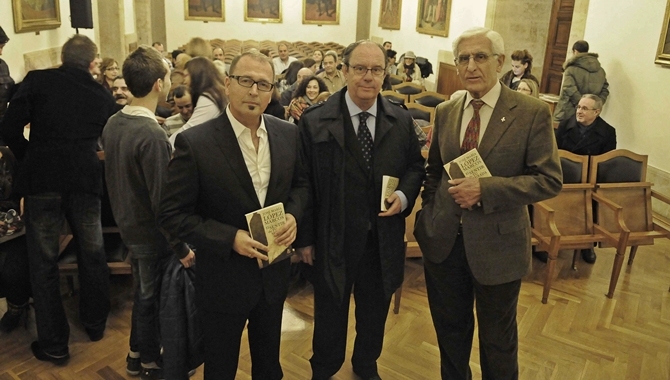 El escritor salmantino José María López presenta su nueva novela Pan y Chocolate. Archivo