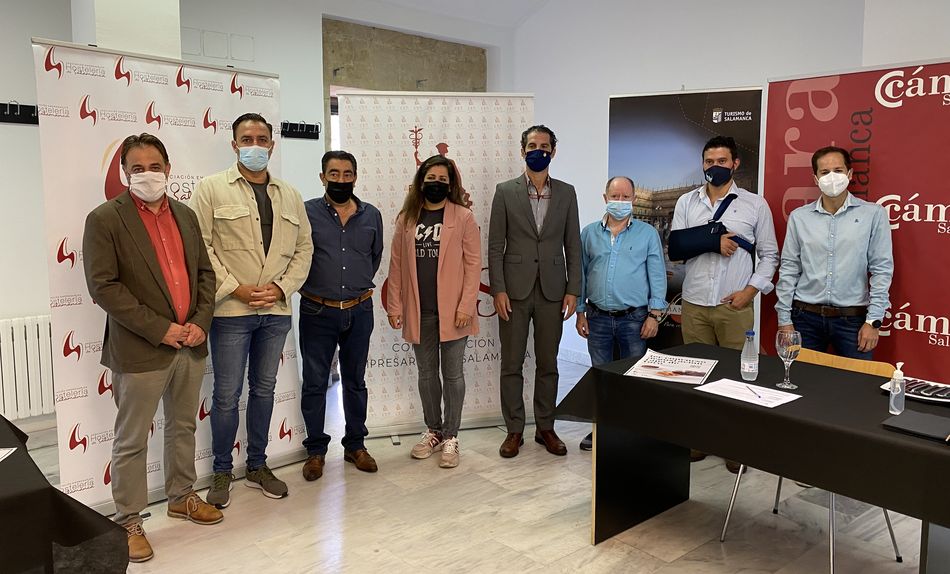 Presentación del primer concurso de tapa de toro en la Cámara de Comercio