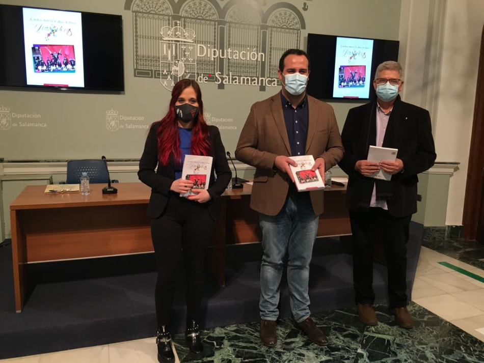 Inés Velázquez Puerto, autora de “La tradición teatral en la Sierra de Francia. Las loas” en su presentación en la Diputación - Archivo