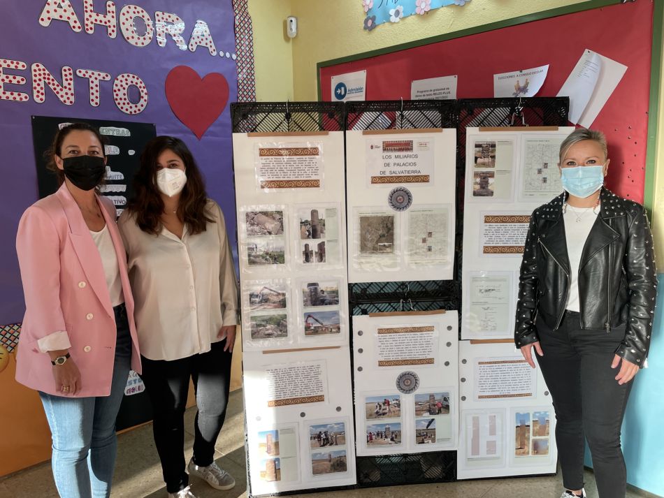 Exposición Miliarios en el colegio Miguel de Cervantes