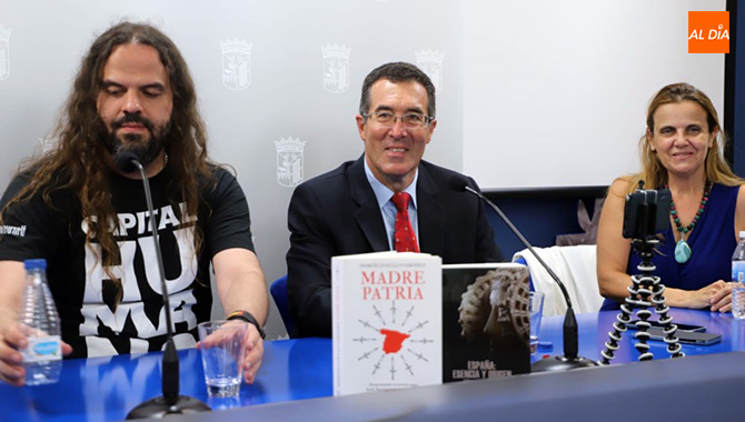 El Liceo acogía la presentación del nuevo libro de Marcelo Gullo Omodeo. Foto Lydia González