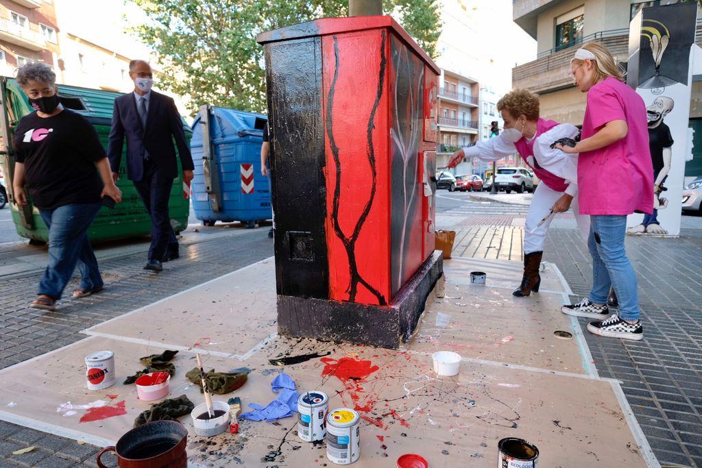 El presidente de las Cortes y de la Fundación de Castilla y León, Luis Fuentes, ha visitado el proyecto Galería Urbana en el barrio del Oeste