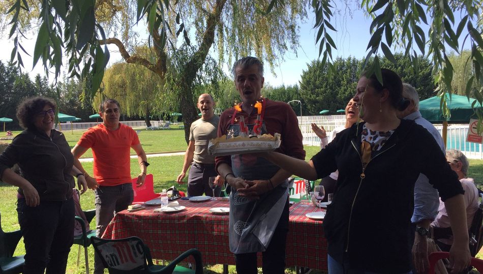 Fernando celebra en las piscinas de Vitigudino su 54 cumpleaños