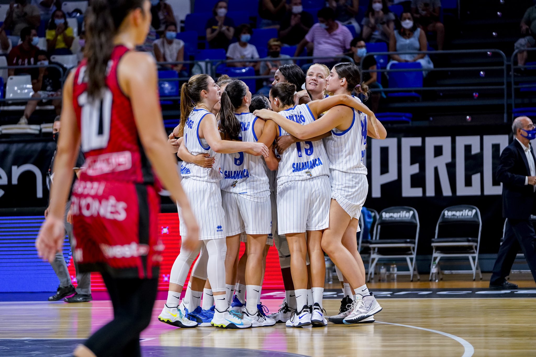 Avenida celebra el pase a la final / CB Avenida