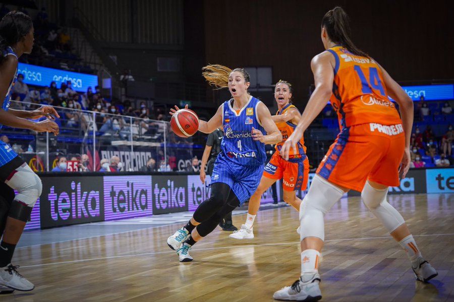 Leonor Rodríguez, antes de un pase / CB Avenida