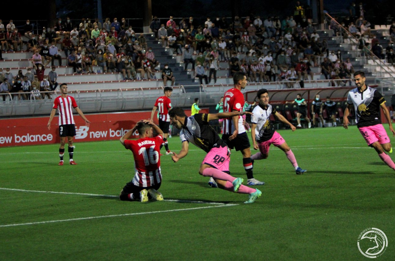 Marín corre a celebrar su gol / Unionistas CF
