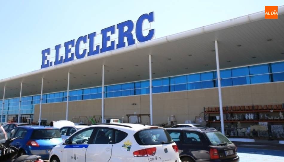 Carro solidario en E.Lecrer Salamanca a favor de la Fundación Luna