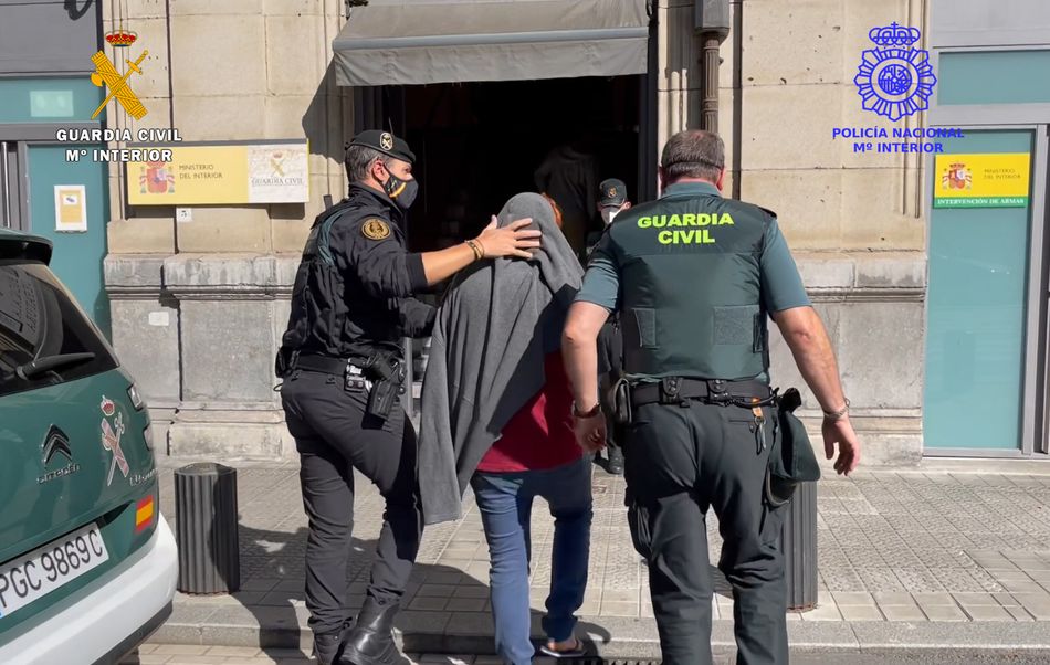 Detenida la banda que asalto la joyería de la Plaza Mayor para llevarse 70.000 euros en joyas