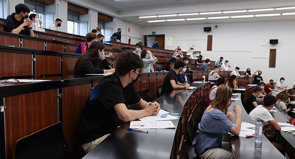 Las mascarillas en el interior de los centros seguirán siendo obligatorias