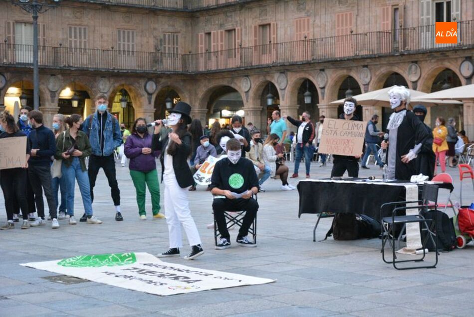 Concentración en la Plaza Mayor organizada por Fridays For Future. Foto: Vanesa Martins
