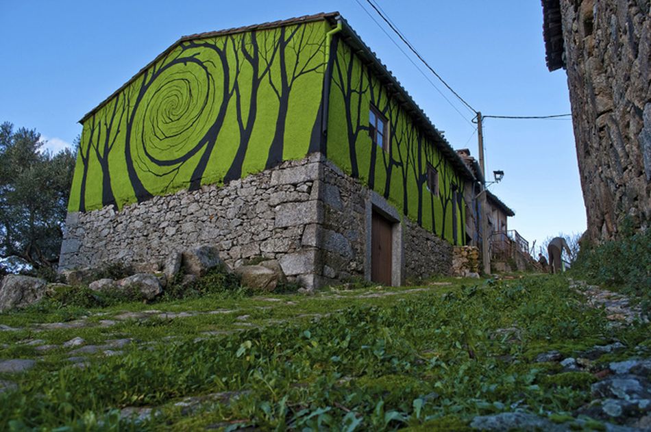 El Camino de los Prodigios une las localidades de Miranda del Castañar y Villanueva del Conde