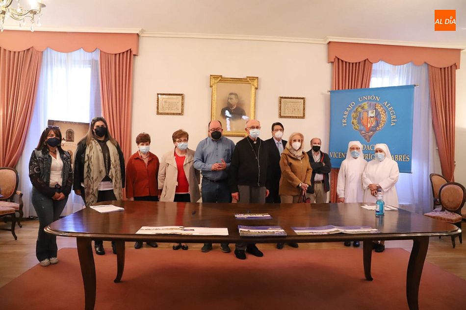 Representantes de las siete entidades acudieron esta mañana a la firma del convenio - Fotos: Lydia González