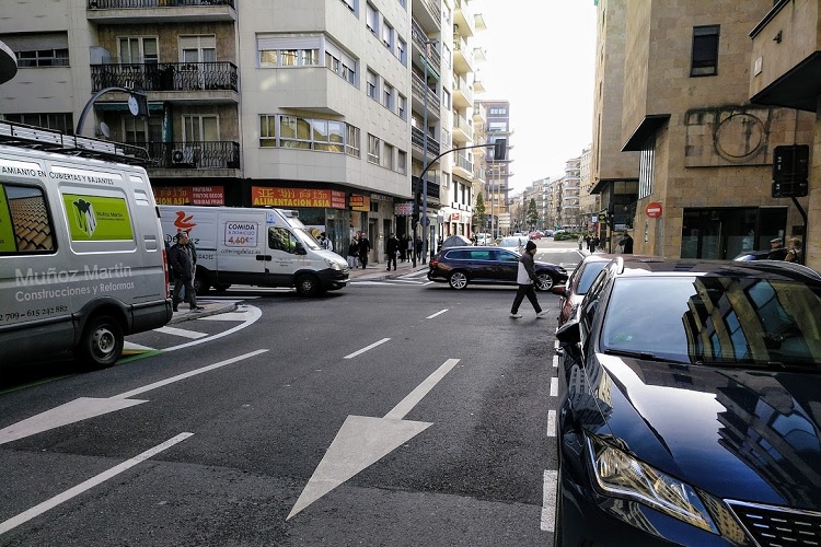 Cruce de la calle Álvaro Gil con la Avenida de Italia - Archivo