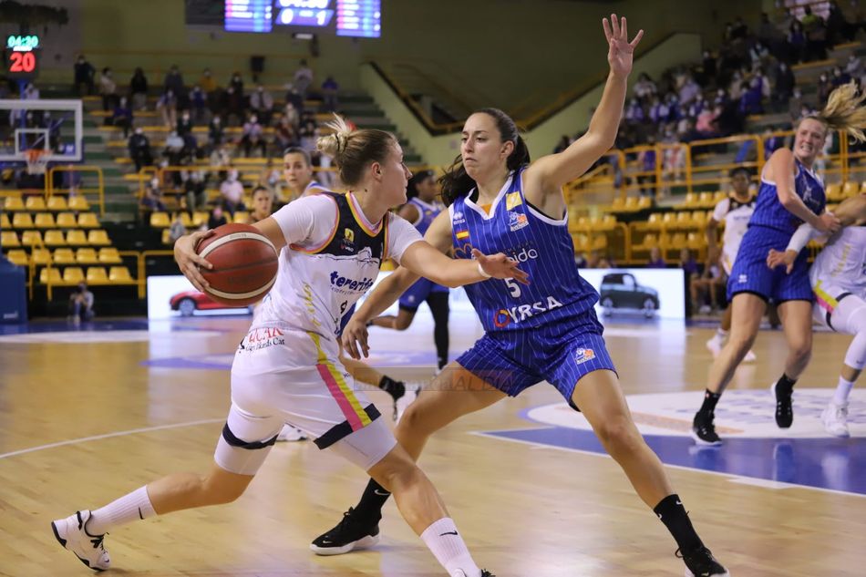 Cazorla, en una sólida defensa / Lydia González