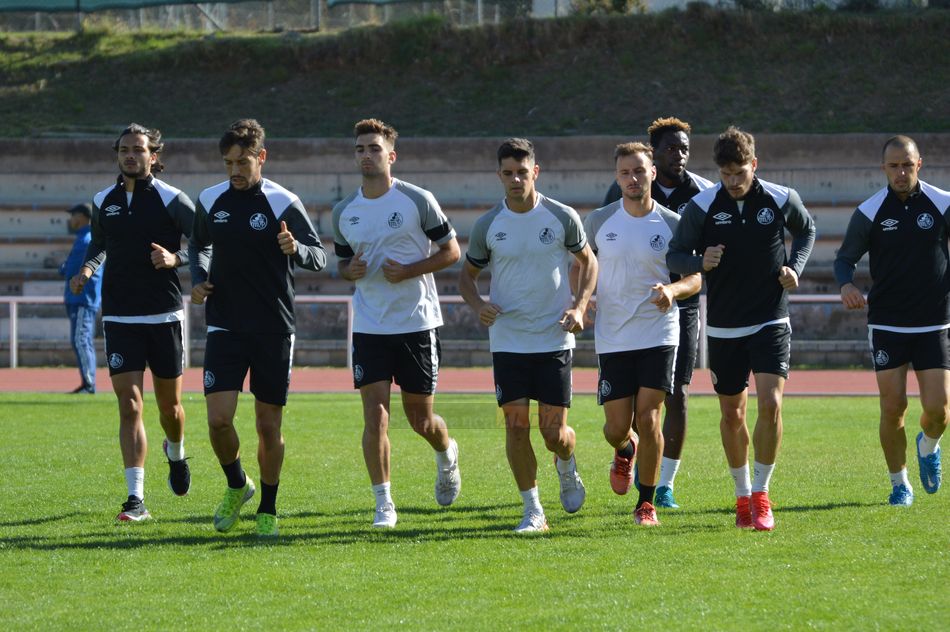 Varios titulares, por el verde / Carlos Cuervo