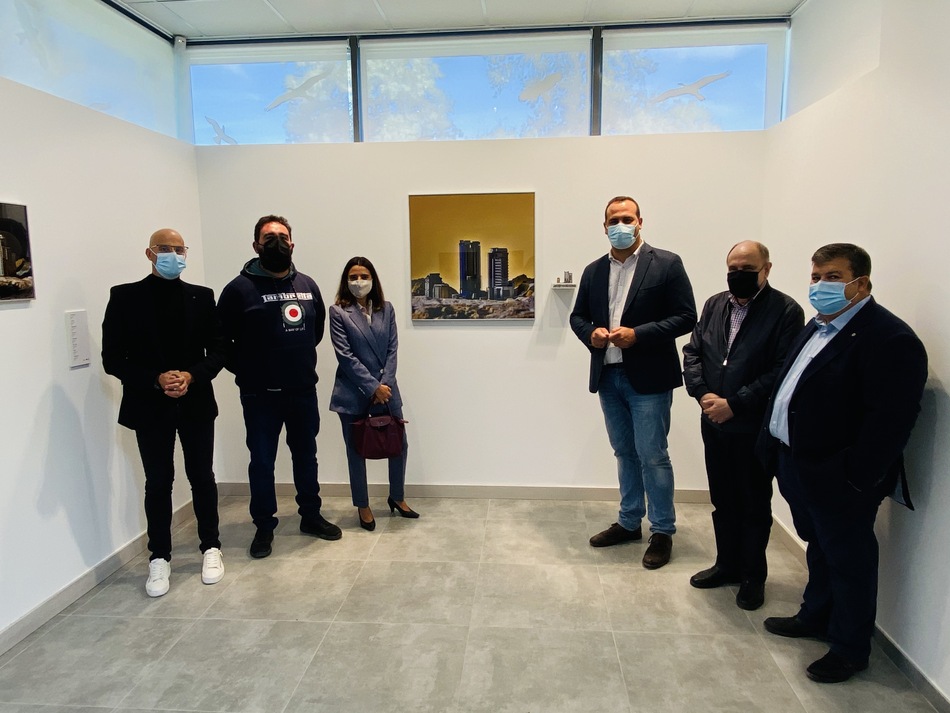 Inauguración de la exposición Llamando a la Tierra, en la sala Miguel Delibes en la Isla del Soto