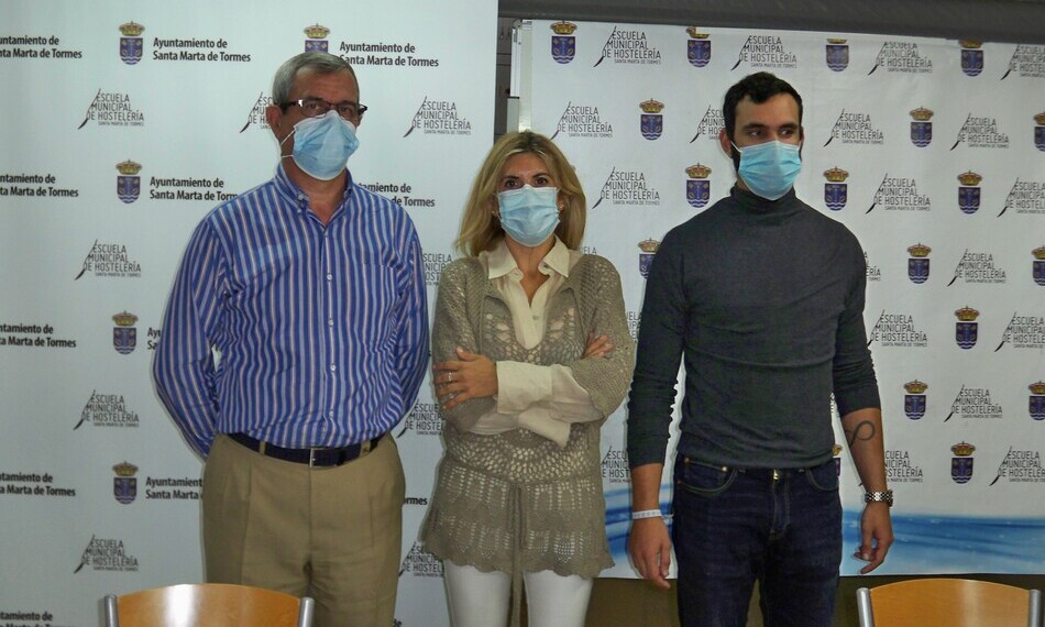 La Escuela de Hostelería de Santa Marta apuesta por la teleformación parcial y retoma los cursos monográficos