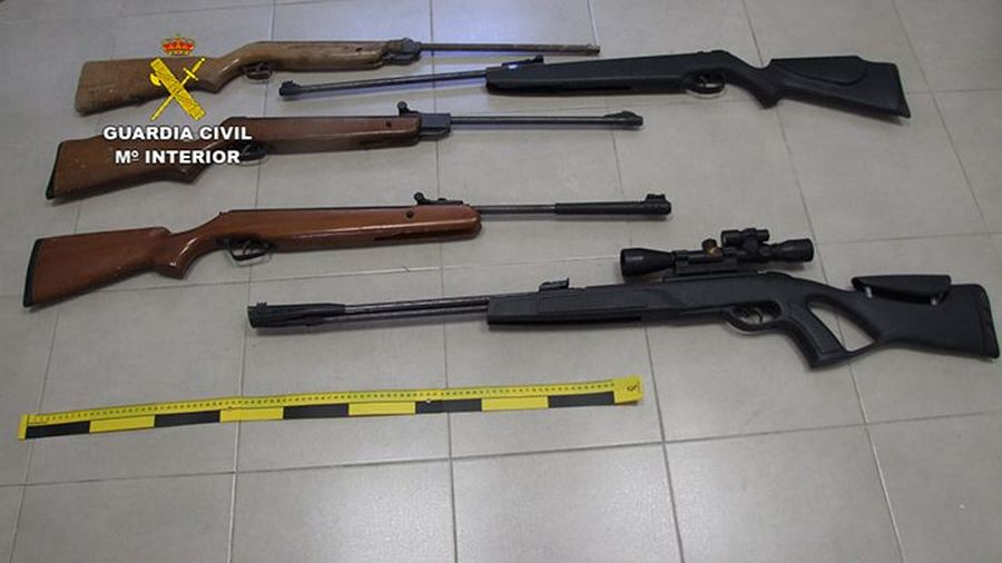 Parte de las armas intervenidas en esta operación