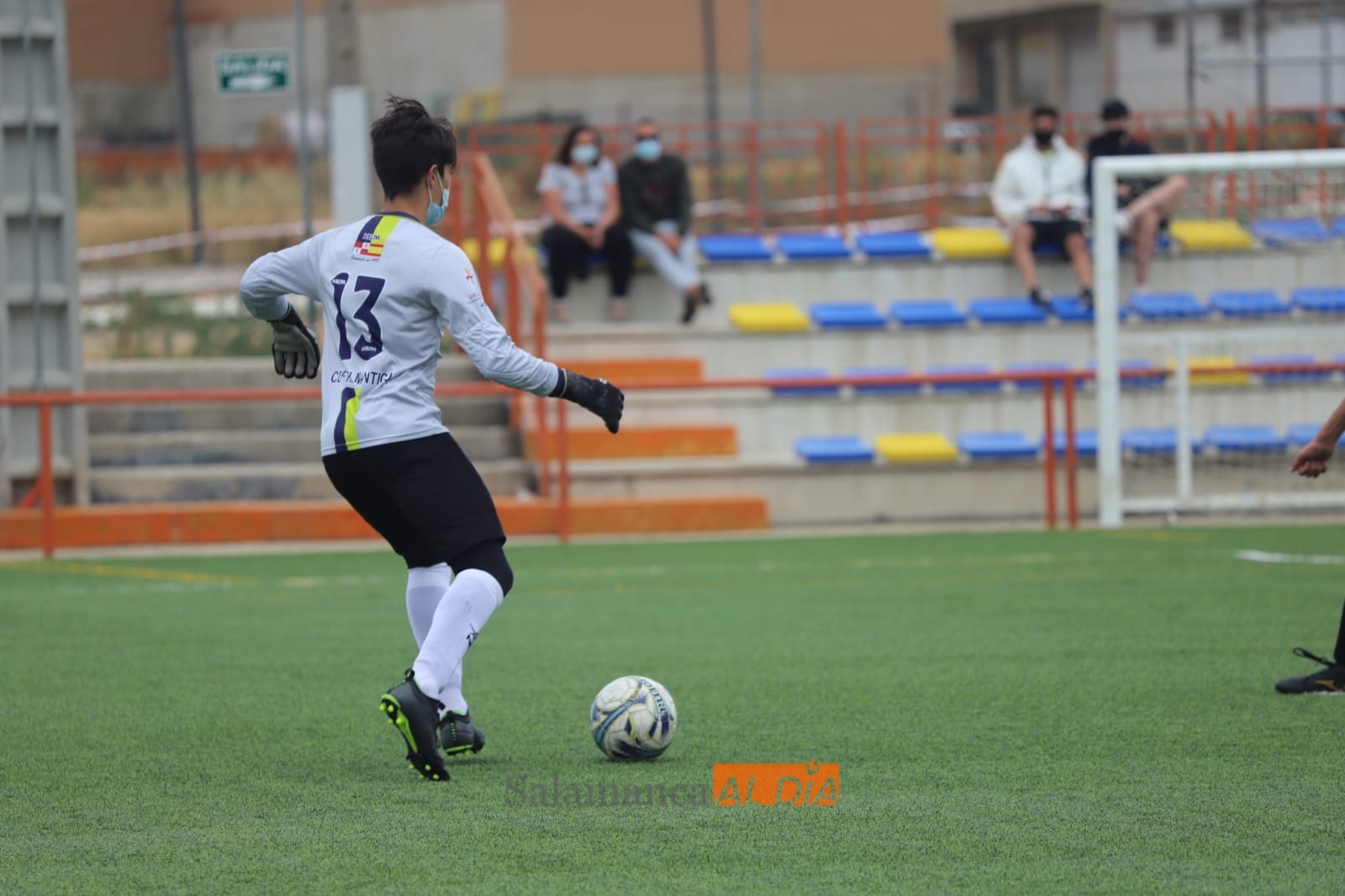 Un partido de fútbol base