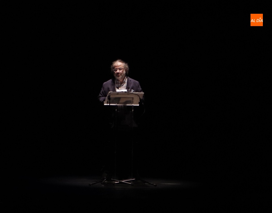 Acto en el Teatro Liceo del Encuentro de Poetas Iberoamericanos