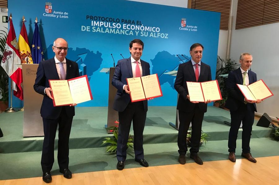 El protocolo ha sido firmado por el presidente de la Junta, Alfonso Fernández Mañueco, el   de la Diputación, Javier Iglesias García, el alcalde de Salamanca, Carlos García Carbayo, y por el rector de la USAL, Ricardo Rivero
