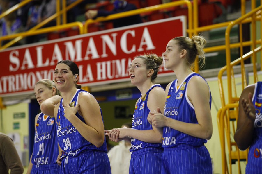 Banquillo del Avenida / CB Avenida