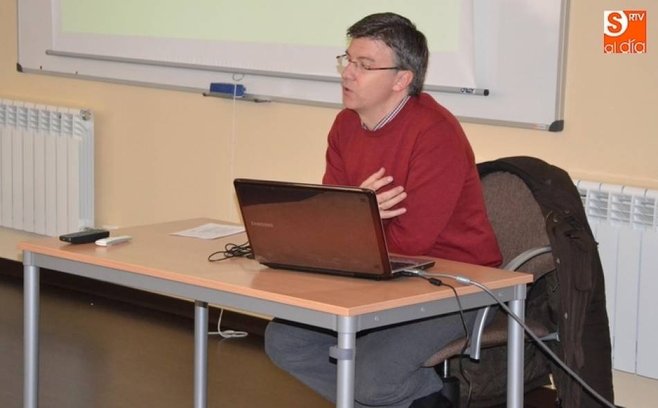 Eduardo Azofra, profesor titular del Departamento de Historia del Arte-Bellas Artes y exdirector del Servicio de Publicaciones de la Universidad de Salamanca