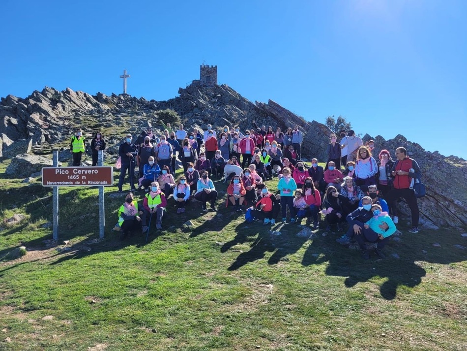 Participantes en la marcha solidaria