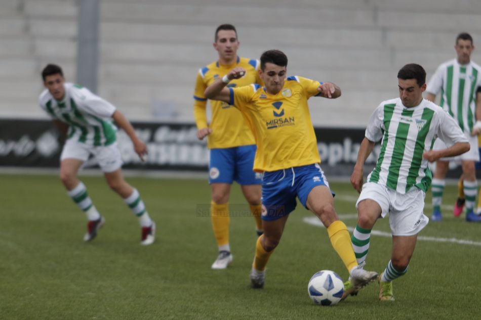 Una acción del partido en el Reina / Guillermo García