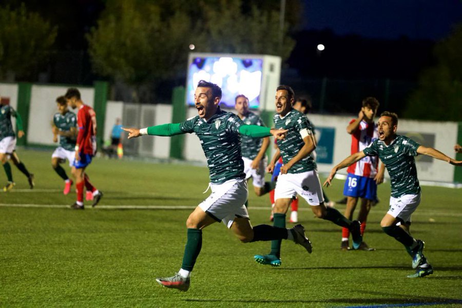 Giráldez, en un gol del Guijuelo / CD Guijuelo