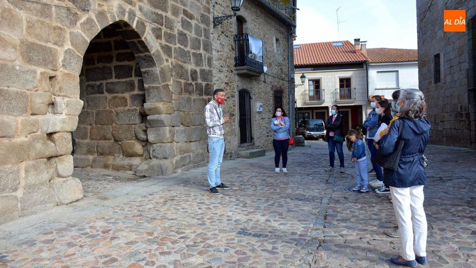La visita al emblemático Arco de las Campanas es uno de los puntos claves de la ruta guiada / E. Corredera