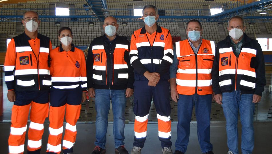 Voluntarios de Protección Civil de Villares de la Reina en el Multiusos Sánchez Paraíso