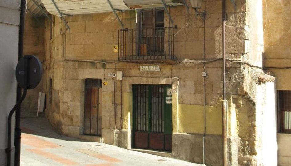 Imagen del archivo del edificio en venta en la calle Tentenecio