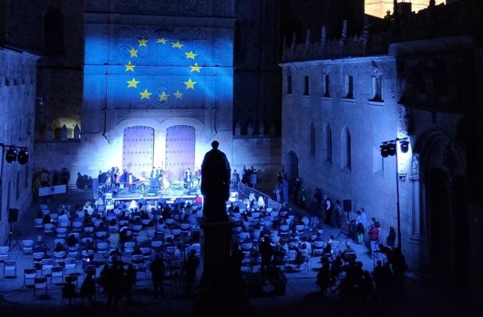 Los emblemas de Europa fueron protagonistas en la noche salmantina - USAL