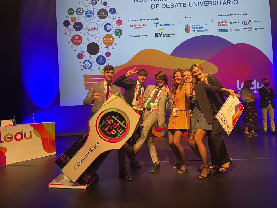 El equipo de la USAL tras obtener la segunda plaza - LEDU