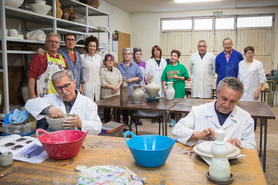 Taller de alfarería en uno de los cursos previos a la pandemia