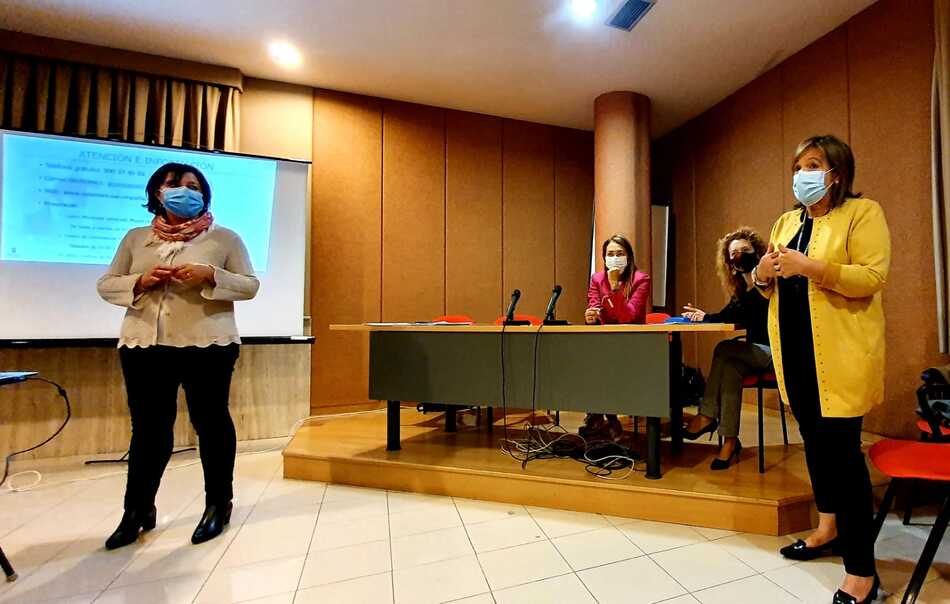 Presentación del programa Salamanca Acompaña en el CEAS Centro