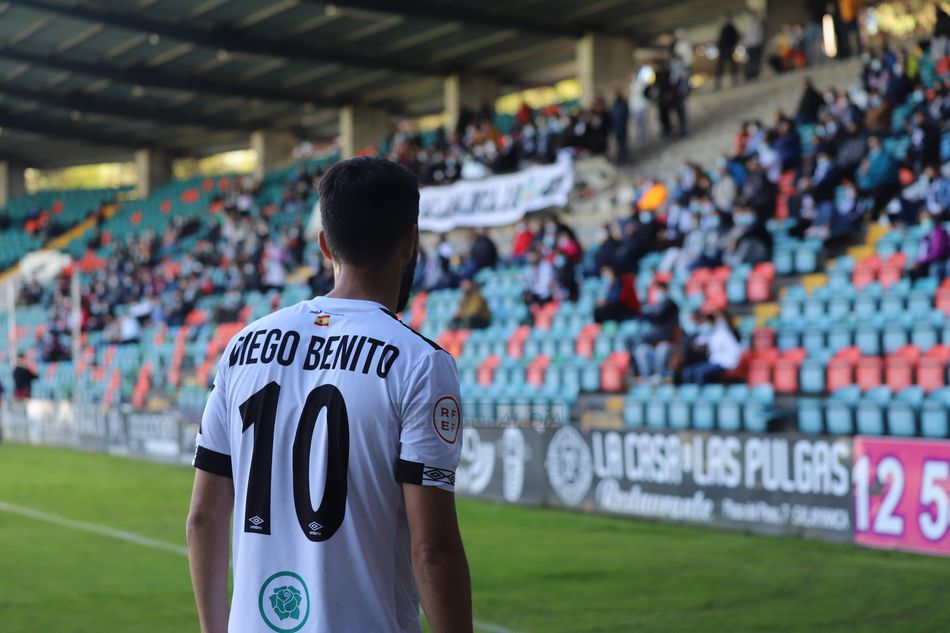Diego Benito, con el número 10 a la espalda / Lydia González