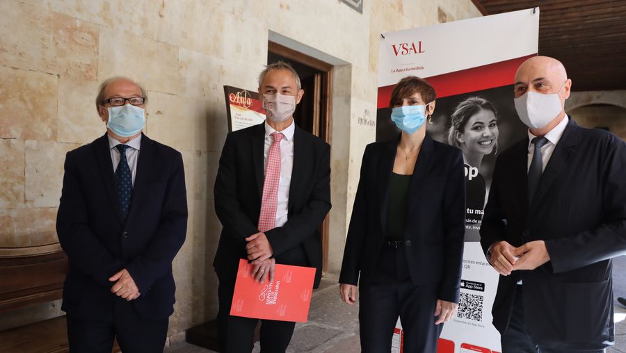 Ricardo López, gerente de la Universidad de Salamanca; Ricardo Rivero, rector de la Universidad de Salamanca; Bárbara Alonso, coordinadora del proyecto; Miguel Á. Pavón, director del proyecto APP USAL